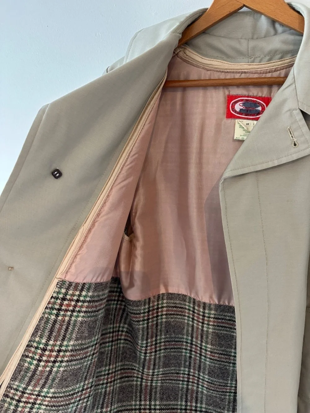 Vintage wool lined, water resistant trench coat - Picture 6 of 13